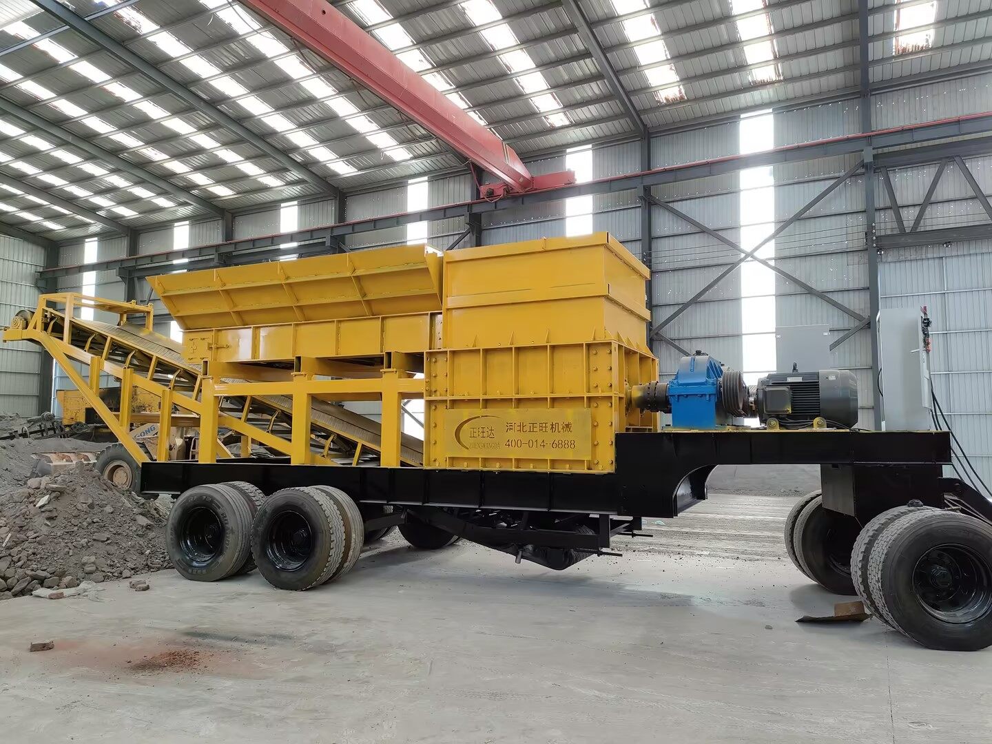 移動龍爪式破碎機(jī)